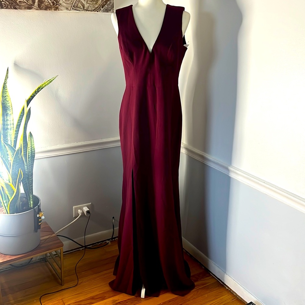 Dress the Population, NWOT New Sandra Plunge Crepe Trumpet Gown, Large - Picture 3 of 4